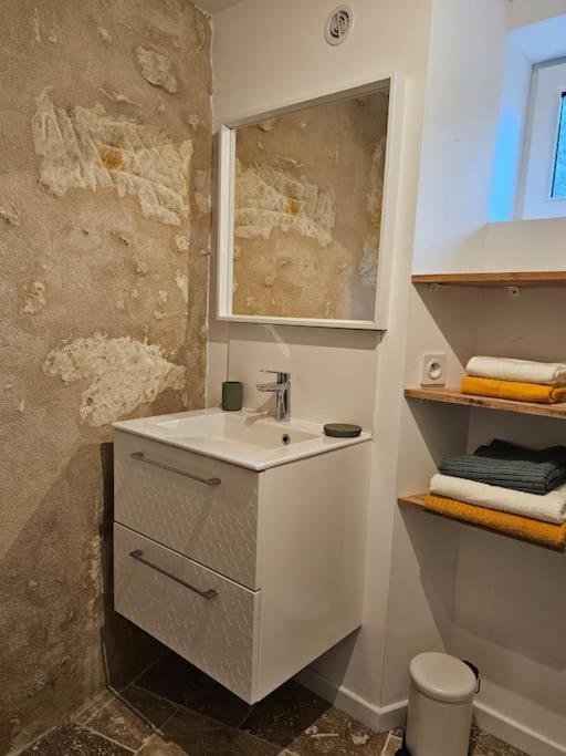 Charmante Maison Troglodyte Loire Valley Rochecorbon Exteriör bild