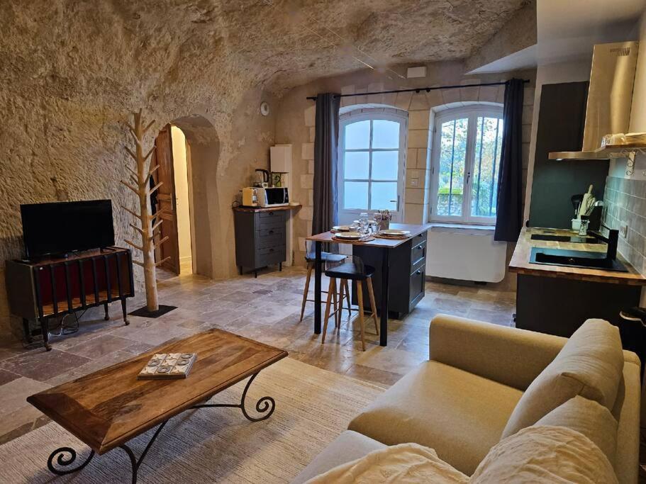 Charmante Maison Troglodyte Loire Valley Rochecorbon Exteriör bild